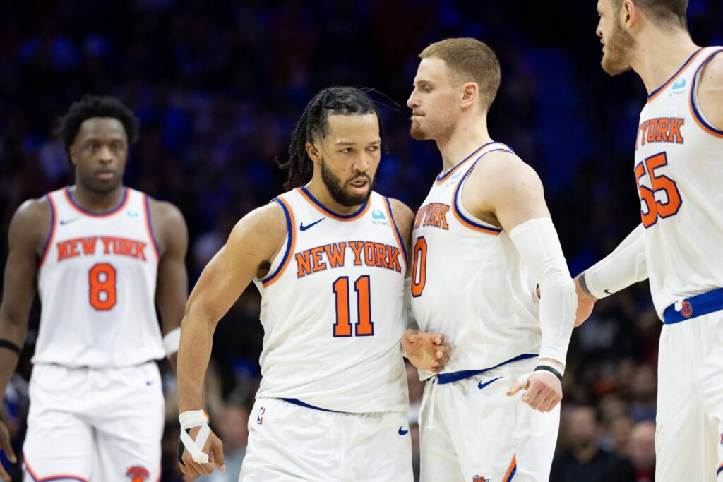Knicks learn from their mistakes in series-clinching win over 76ers