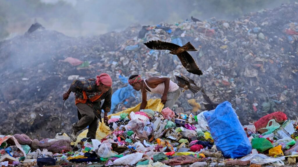 For India's garbage pickers, a miserable and dangerous job made worse by extreme heat