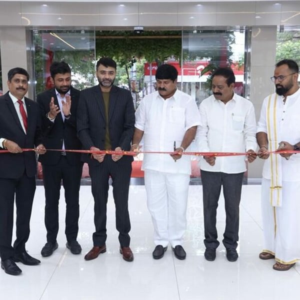 Kalyan Jewellers launches new Bengaluru store at Banashankari