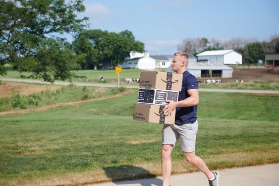 Amazon Pushes Fast Delivery Into Rural Areas in Challenge to Post Office