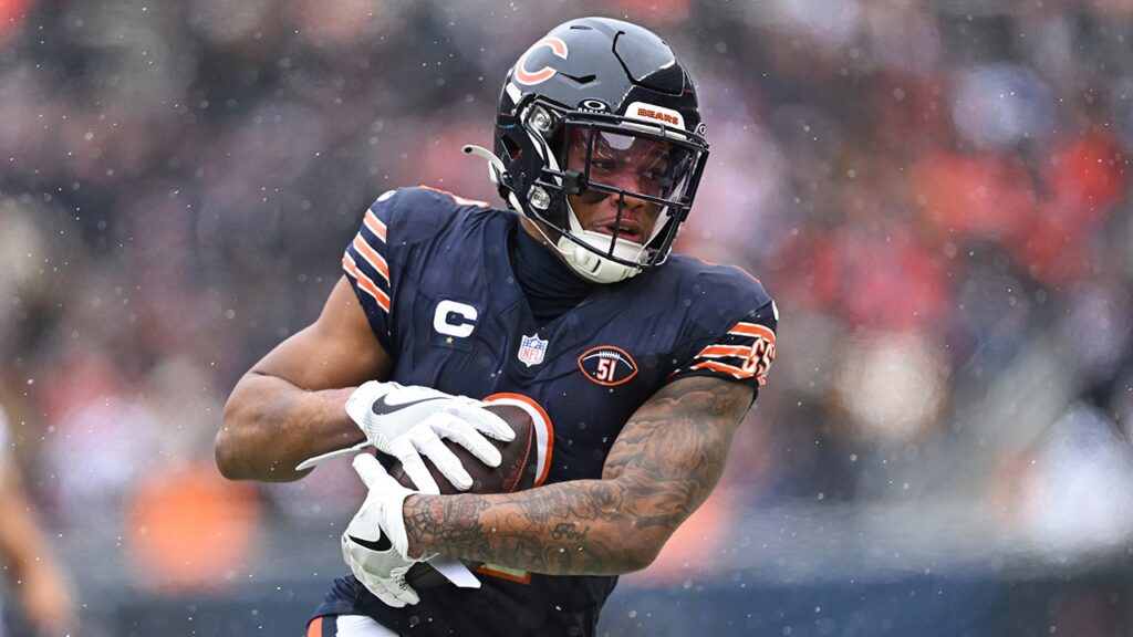 Bears give star receiver DJ Moore most lucrative contract in franchise history: report