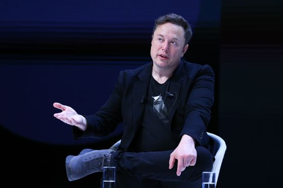 Elon Musk Says Tesla to Use Humanoid Robots Next Year