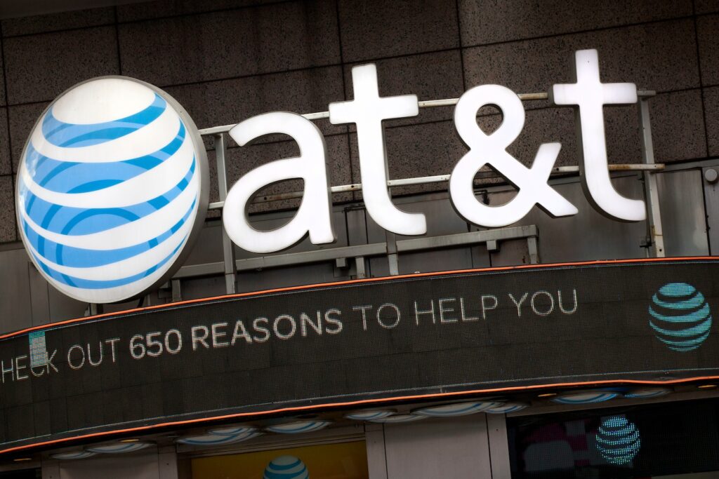 February AT&T outage blocked 25,000 emergency calls, FCC report says