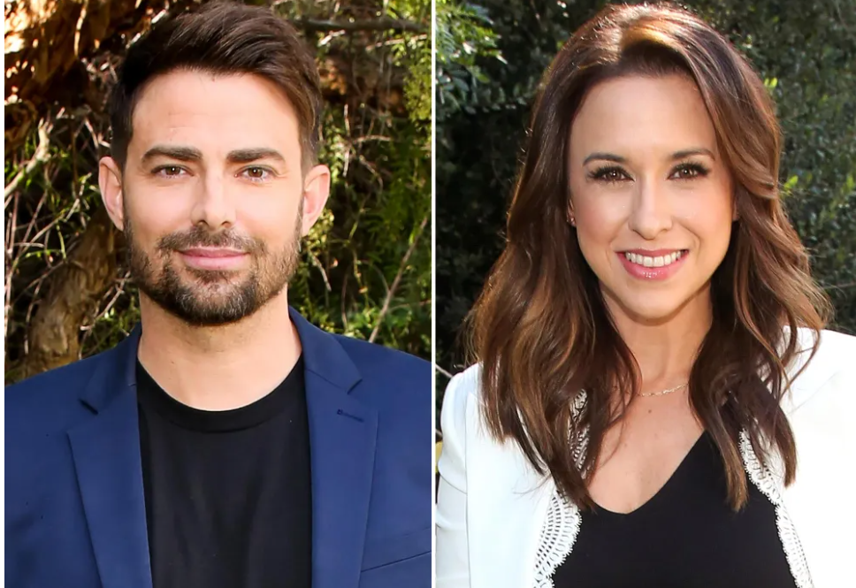 Jonathan Bennett’s ‘Mean Girls’ Costar Lacey Chabert Called Out His Rude Phone Etiquette
