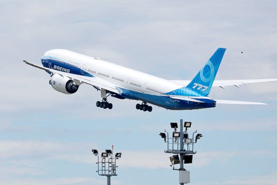 Boeing Finds Cracks in Structure of 777X Test Jets