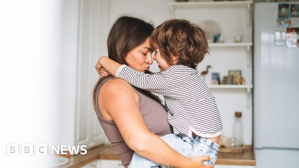 Child benefit claims rise after income rule change