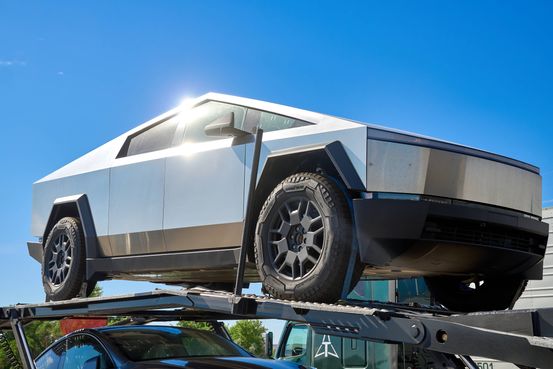 Cybertruck Buyers Get Unusual Surprise: A Brand-New Truck Delivered With Dirt and Mud