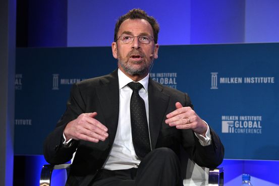 Edgar Bronfman Submits $4.3 Billion Bid for Redstone's National Amusements, Paramount Stake