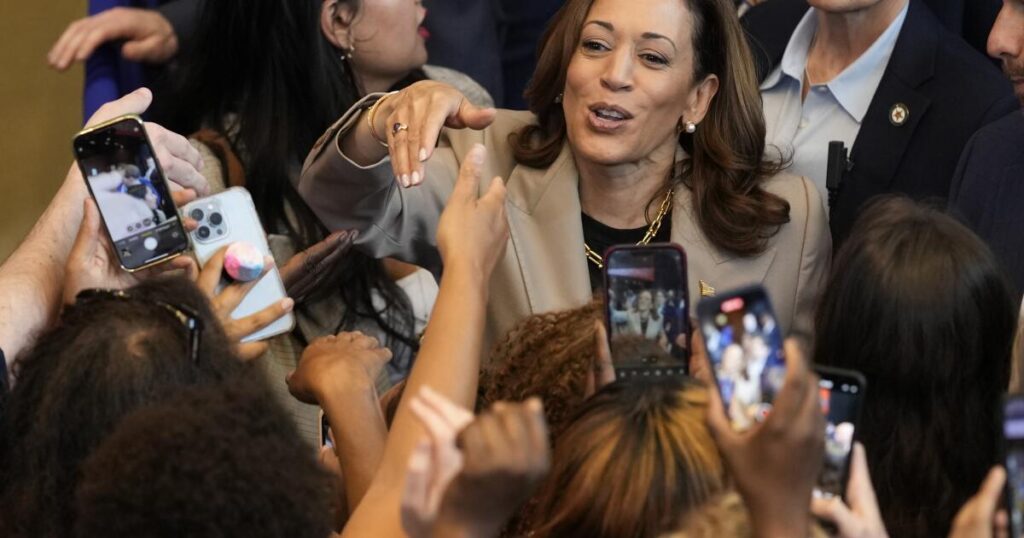 Hiltzik: Harris lays out a policy for the middle- and working classes