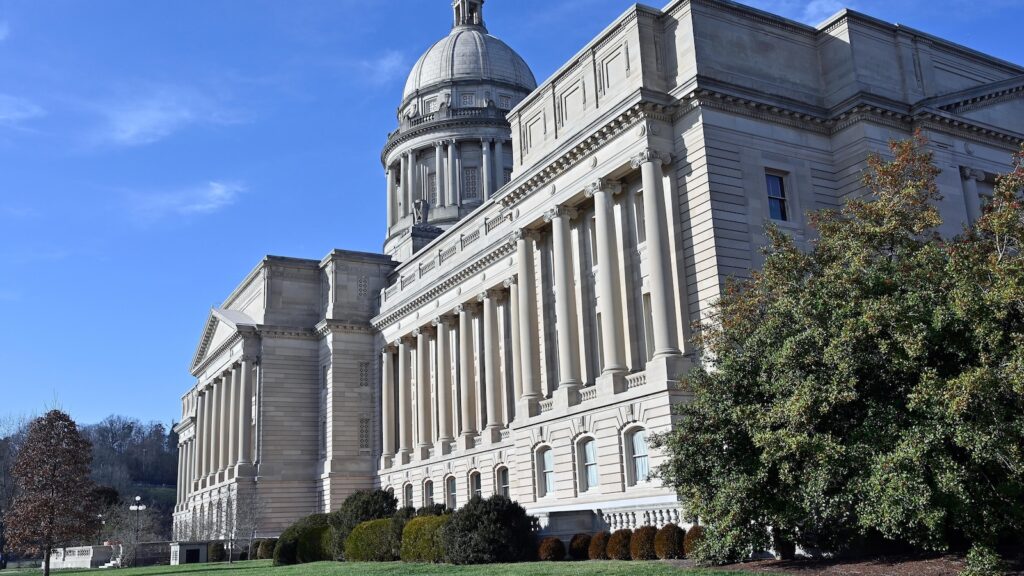 Kentucky meets conditions for lawmakers to cut income tax in 2026