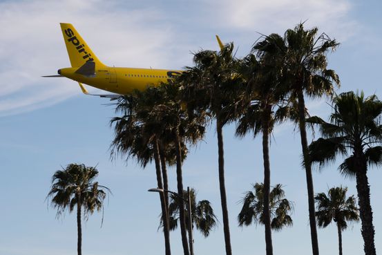 Spirit Airlines Trims Workforce as Quarterly Loss Widens