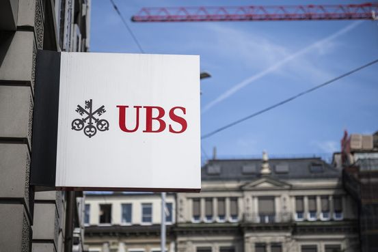 UBS Profit Beats Expectations as Credit Suisse Savings Accelerate