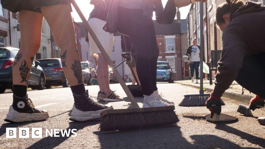 UK violence will 'leave a scar' on High Streets, trade body warns