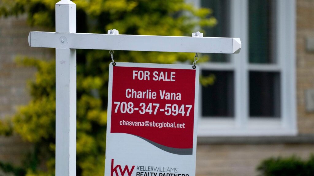 US home sales ended 4-month slide in July amid easing rates, more homes on the market