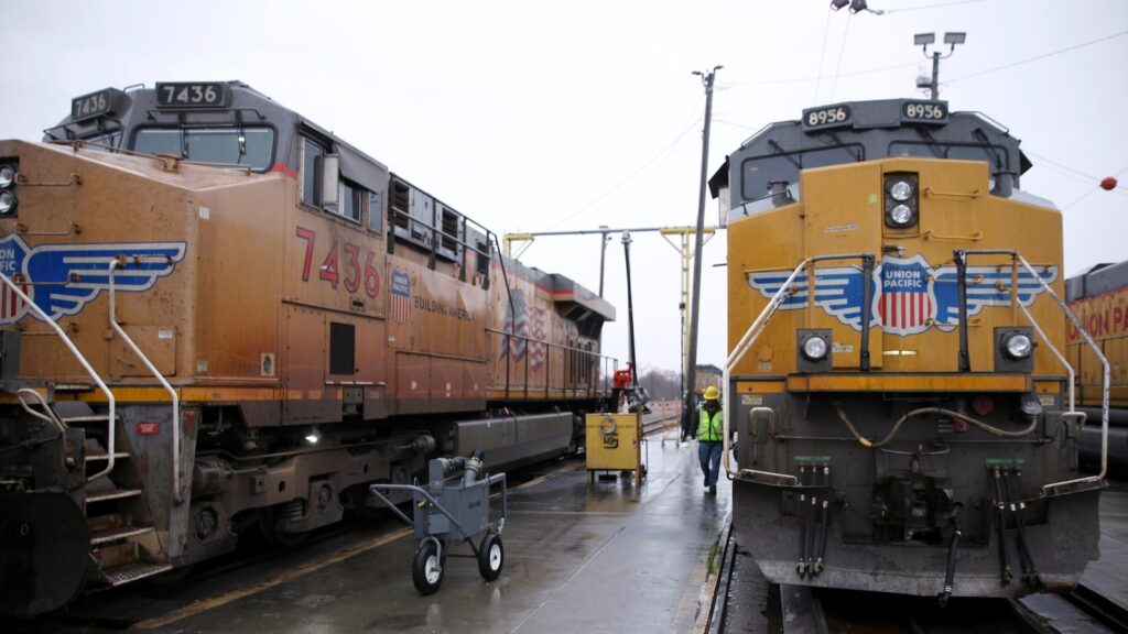 Union Pacific hasn't yet lived up to deal to give all its engineers predictable schedules