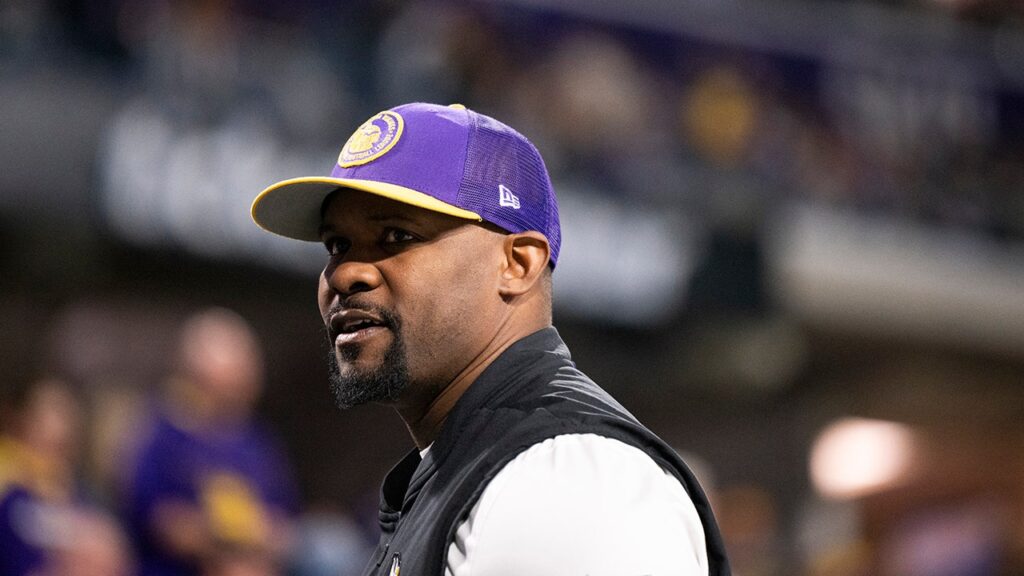 Vikings coach Brian Flores takes the high road following Tua Tagovailoa’s sharp criticism