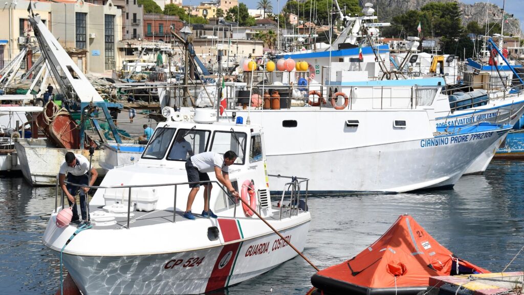 What is known about the sinking of a luxury yacht off the coast of Sicily and those aboard