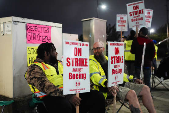 Boeing Machinist Strike Adds Cash Crunch to New CEO's Rescue Mission