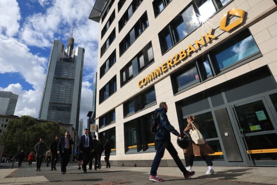 Commerzbank Confirms Independent Strategy Ahead of Talks With UniCredit