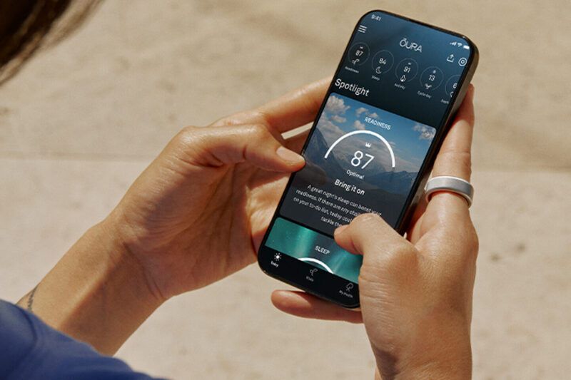 Featherlight Titanium Smart Rings : Oura Ring 4