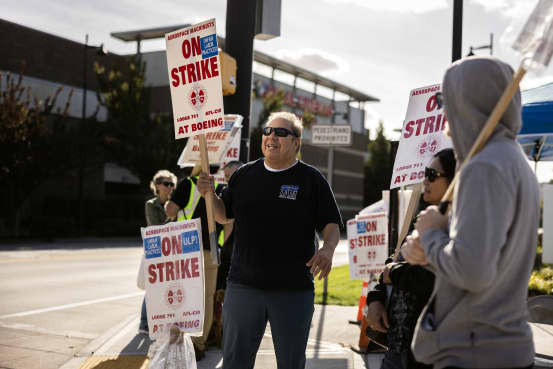 Boeing, Union Reach Wage Deal to End Strike