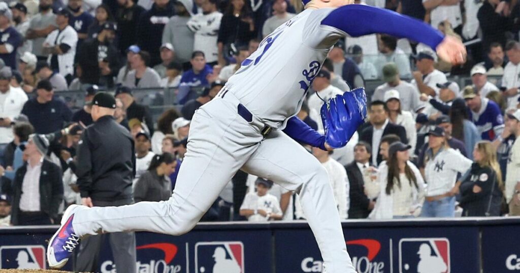 Dodgers donate World Series memorabilia to Baseball Hall of Fame