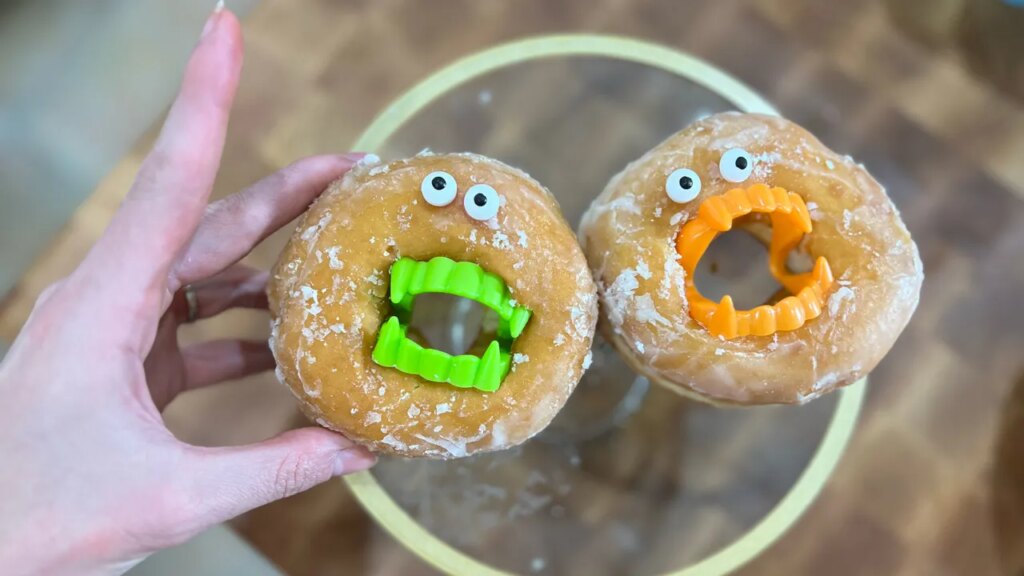 'Monster donuts' are 'easiest Halloween treat' to make at home