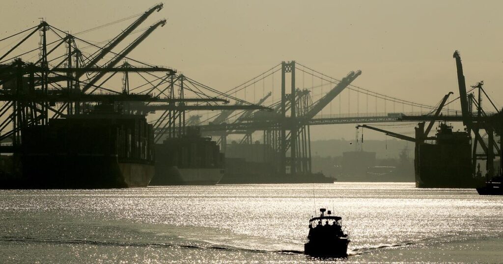 Port of L.A. wins $400-million grant to electrify operations