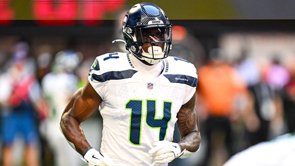 Seahawks star receiver DK Metcalf considered 'week-to-week' with Grade 1 MCL sprain: reports