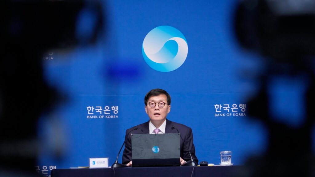 South Korea's central bank cuts rates in a bid to boost the economy