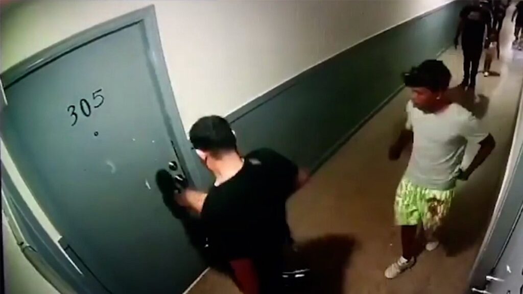 Tren de Aragua, Venezuelan migrant gang, beats Aurora apartment worker: video