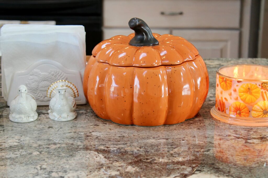 10 pumpkin-themed decor items for your kitchen this fall