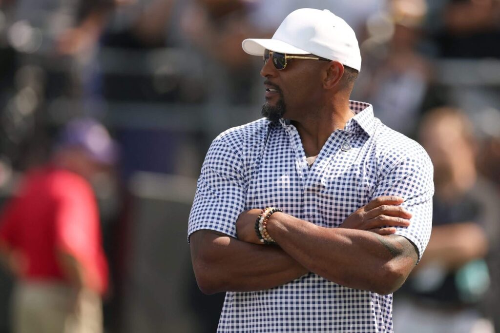 Ray Lewis wants FAU head-coaching job, but Charlie Weis Jr. still the frontrunner: Sources