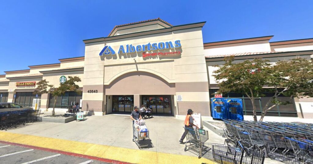 After court loss, Albertsons backs out of merger with Kroger