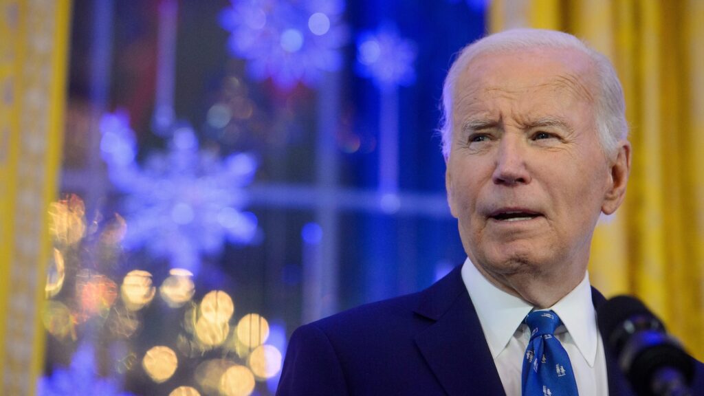 Biden calls for ban on congressional stock trading