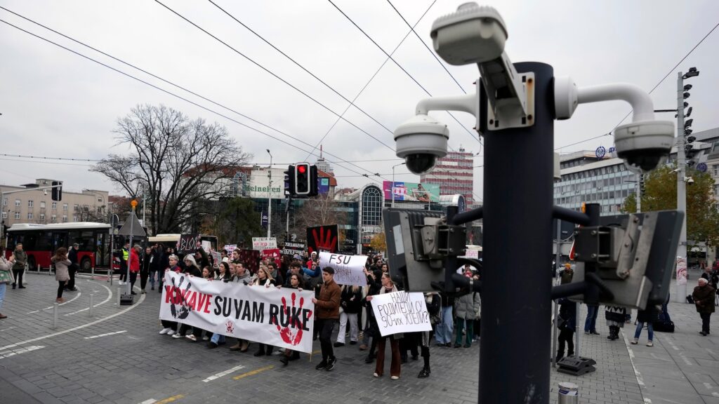 Traffic blockades held throughout Serbia against populist government over roof collapse tragedy