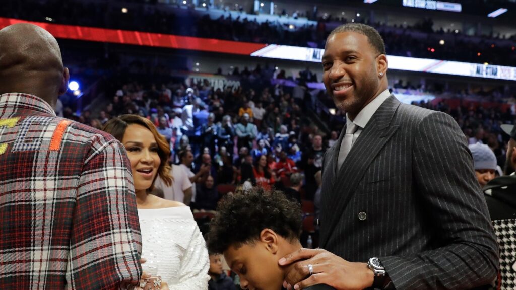 Vince Carter and Tracy McGrady join Bills' ownership group as limited partners