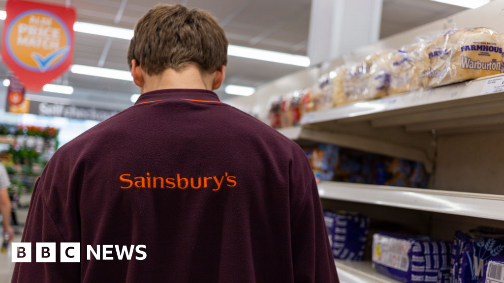 Sainsbury's to cut 3,000 jobs by closing cafés and counters