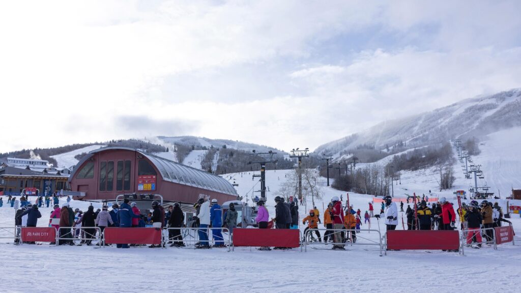 Striking ski patrollers at the biggest US resort return to work claiming victory