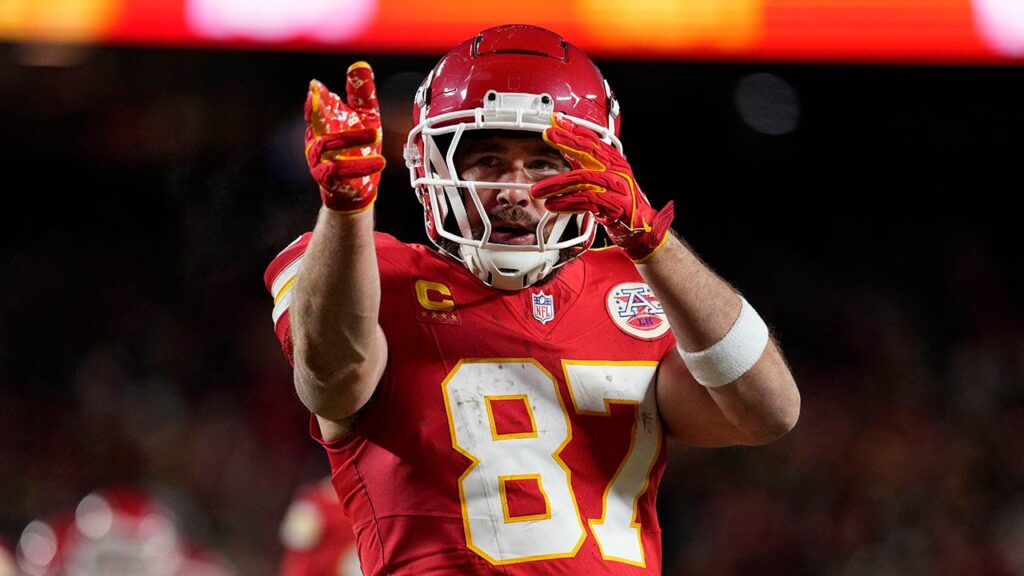 Travis Kelce feeling '22' after delivering best game of season in Chiefs' playoff win