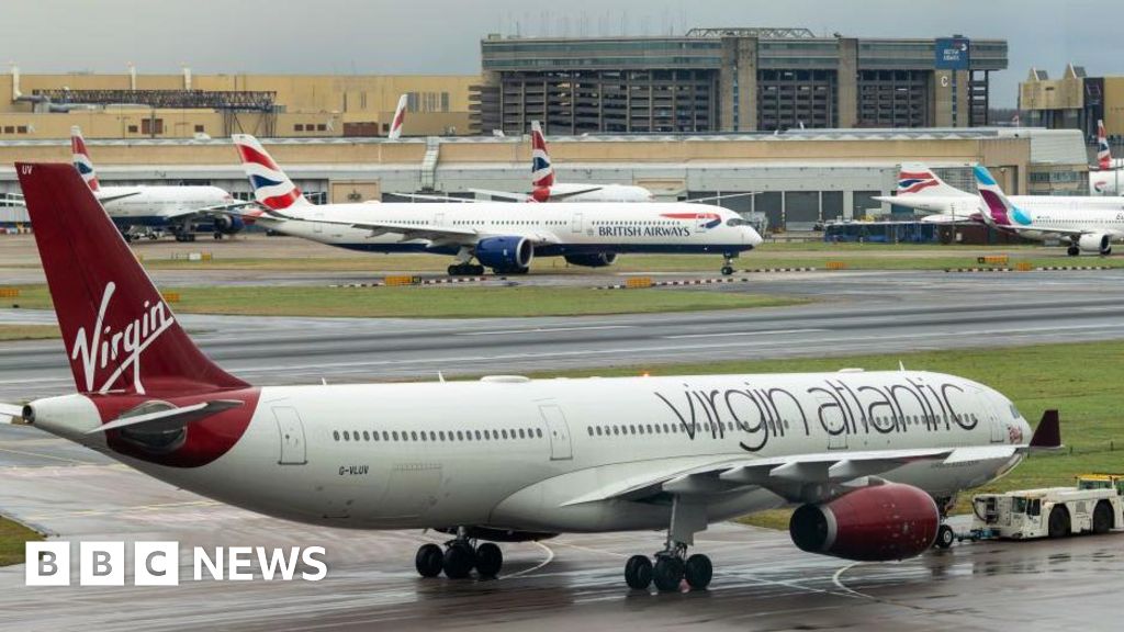 Heathrow Airport expects third runway take offs in 10 years